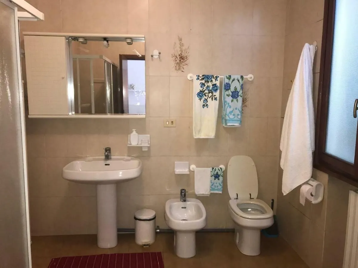 بيت ضيافة فندق بولونيافي  Casa Rosa Virginia إيطاليا